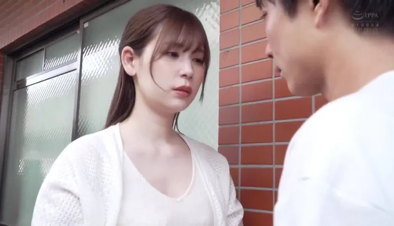 Gã chồng tẻ nhạt, bà xã nhận ra cậu thanh niên hàng xóm tốt hơn